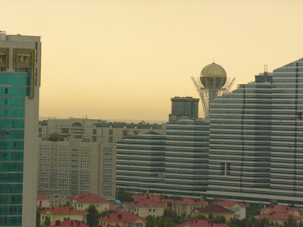 Triumph Astana Hostel Asztana Kültér fotó